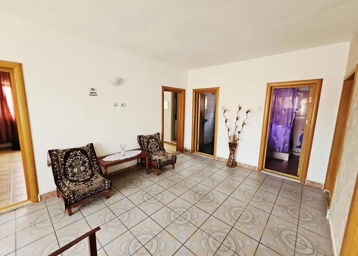 Casa Dobrescu Cata Si Miha *